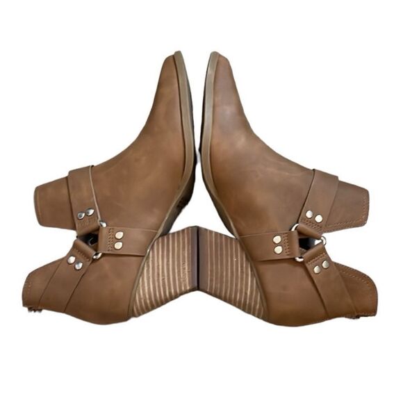 Dolce Vita Brown Ankle Boots size 6 Pointed Toe Western Cowboy Bootie - Picture 2 of 9